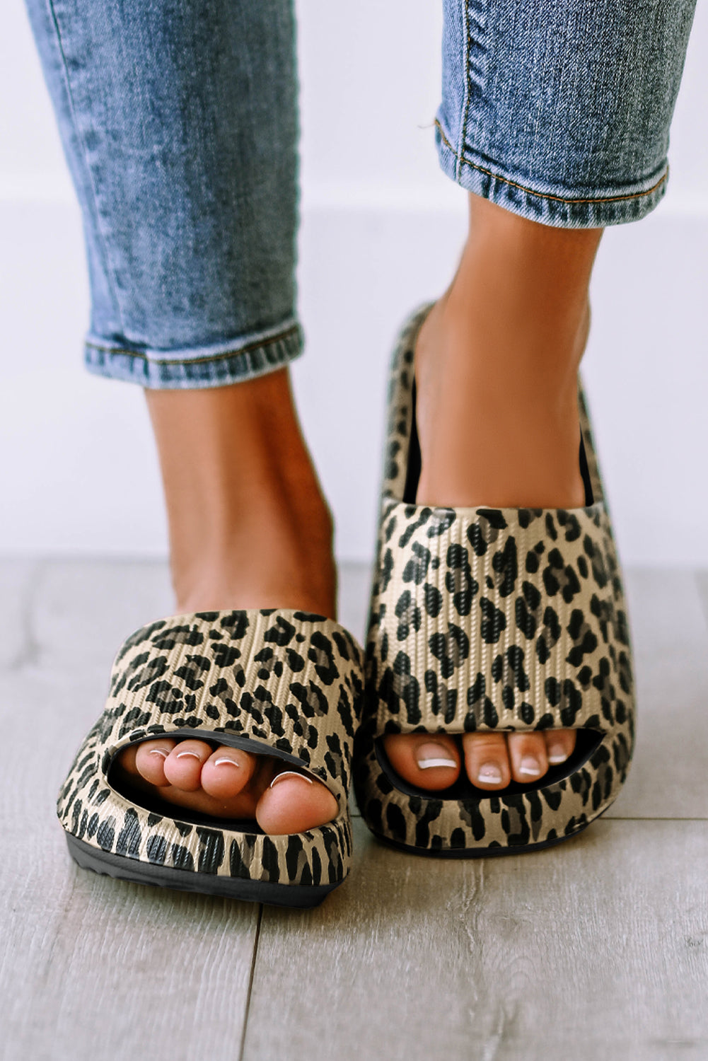 Black Leopard Print Slippers