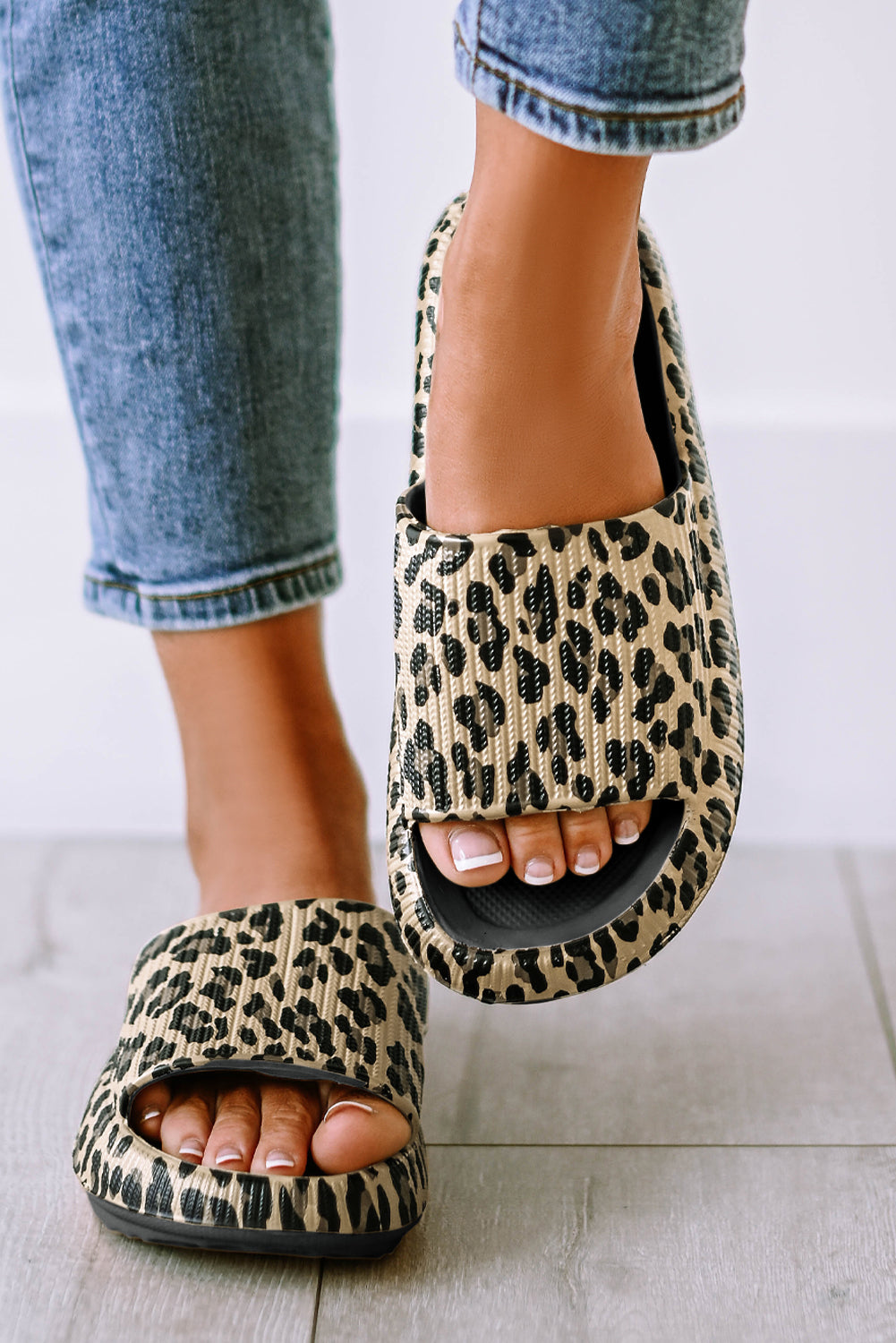 Black Leopard Print Slippers