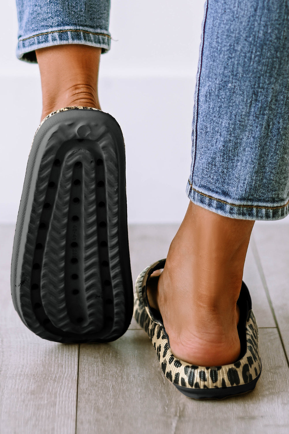 Black Leopard Print Slippers